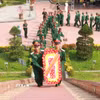 Cán bộ, chiến sỹ đến tham quan, dâng hương và dâng hoa tại ân tại Thành cổ Quảng Trị. (Ảnh: Tường Vi/TTXVN)
