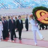 Lãnh đạo Đảng, Nhà nước đến đặt vòng hoa và vào Lăng viếng Chủ tịch Hồ Chí Minh. (Ảnh: An Đăng/TTXVN)