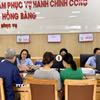 Trung tâm Phục vụ hành chính công phường Hồng Bàng là mô hình đầu tiên trong cấp phường tại thành phố Hải Phòng tích hợp đồng bộ giữa giải quyết thủ tục hành chính và các dịch vụ tiện ích hành chính-xã hội. (Ảnh: Minh Huệ/TTXVN)