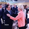 Thủ tướng Phạm Minh Chính gặp Chủ tịch Ủy ban châu Âu Ursula von der Leyen. (Ảnh: Dương Giang/TTXVN)