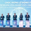 Chủ tịch Quốc hội Trần Thanh Mẫn và đại biểu thực hiện nghi thức động thổ Dự án khu công nghiệp VSIP II Quảng Ngãi. (Ảnh: Doãn Tấn/ TTXVN)