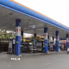 Người đến mua xăng tại một cây xăng lớn khu vực trung tâm thành phố Hải Phòng không bị tăng đột biến. (Ảnh: Minh Thu/TTXVN)