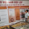 Các đại biểu đến dự tọa đàm “Báo Việt Nam Độc lập và dòng chảy 101 năm Báo chí cách mạng Việt Nam" và tìm hiểu về Báo Việt Nam Độc lập sáng 15/6/2026 tại Hà Nội. (Ảnh: Nguyễn Trọng Lịch/TTXVN)