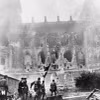 Ngày 16/4/1945, Hồng quân Liên Xô mở trận tấn công vào Berlin, sào huyệt cuối cùng của phátxít Đức và đến chiều 30/4/1945 đã chiếm được Nhà Quốc hội Đức, cắm lá cờ chiến thắng lên nóc tòa nhà này. (Ảnh: Tư liệu Quốc tế/TTXVN)
