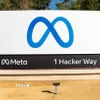 Biểu tượng của Meta. (Ảnh: AFP/TTXVN)