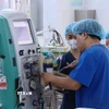Ứng dụng kỹ thuật lọc máu liên tục trong hồi sức điều trị bệnh nhân nặng, Bệnh viện Đà Nẵng. (Ảnh: Mỹ Hà/ TTXVN)