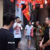 Địa hình ngõ hẹp, nhà ống nên việc chữa cháy gặp rất nhiều khó khăn. (Ảnh: Hoàng Hiếu/TTXVN)