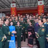 Lãnh đạo Quân ủy Trung ương - Bộ Quốc phòng với các gương mặt trẻ, gương mặt tiêu biểu toàn quân năm 2024. (Ảnh: Trọng Đức/TTXVN)