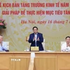Thủ tướng Phạm Minh Chính chủ trì Hội nghị Chính phủ với địa phương về kịch bản tăng trưởng kinh tế năm 2025. (Ảnh: Dương Giang/TTXVN)