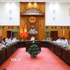 Thủ tướng Lê Minh Hưng làm việc với lãnh đạo các bộ, ngành liên quan về công nghệ chiến lược và sản phẩm công nghệ chiến lược. (Ảnh: Dương Giang/TTXVN)