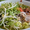 Tô bún bò Huế kết tinh của hàng trăm năm tri thức dân gian, phản ánh sâu sắc tâm hồn, phong cách sống và văn hóa ẩm thực của người Huế. (Ảnh: Văn Dũng/TTXVN)