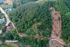 Sạt trượt nhỏ đến trung bình chủ yếu do mưa. (Ảnh: Hoài Nam/Vietnam+)