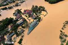 Do mực nước lũ dâng cao, nhiều xã, phường của các tỉnh Thái Nguyên, Bắc Ninh, Cao Bằng, Lạng Sơn sẽ tiếp tục ngập lụt trong những ngày tới. (Ảnh: TTXVN)