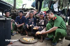 Tập trung đầu tư cho người dân, nhất là bà con nghèo ở các vùng khó khăn. (Ảnh: Hùng Võ/Vietnam+)