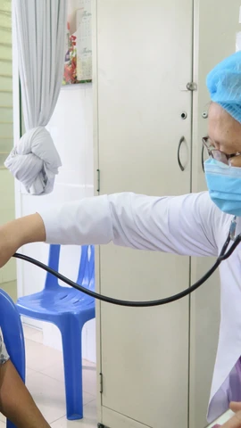 Khám sức khỏe tổng quát miễn phí cho người cao tuổi tại Thành phố Hồ Chí Minh. (Ảnh: TTXVN/Vietnam+)