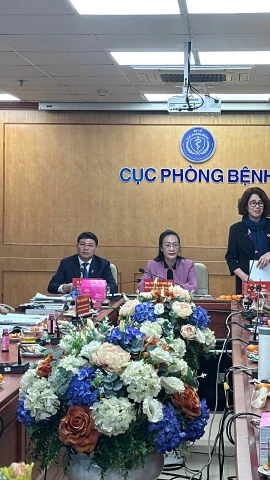 Tiến sỹ Lê Thái Hà - Phó Cục trưởng Cục Phòng bệnh (Bộ Y tế) phát biểu tại Hội thảo. (Ảnh: PV/Vietnam+)