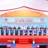 Tổng Bí thư Tô Lâm và các đại biểu phát lệnh khởi công xây dựng Trường Phổ thông nội trú liên cấp Tiểu học, Trung học cơ sở xã Ea Rốk (tỉnh Đắk Lắk). (Ảnh: Thống Nhất/TTXVN)