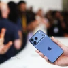 Mẫu điện thoại mới của Apple được giới thiệu tại Cupertino, California, Mỹ, ngày 9/9/2025. (Ảnh: THX/TTXVN)