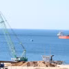 Dự án Nhà máy nhiệt điện LNG Cà Ná nằm gần Cảng biển tổng hợp và khu công nghiệp Cà Ná (xã Cà Ná). (Ảnh: Công Thử/TTXVN)