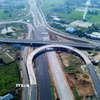 Đẩy nhanh tiến độ các dự án đường bộ cao tốc khu vực Đông Nam Bộ và Tây Nam Bộ. (Ảnh: Giang Phương/TTXVN)
