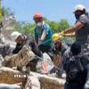Lực lượng cứu hộ tìm kiếm nạn nhân sau trận động đất tại Cali, Colombia, ngày 11/8/2026. (Ảnh: THX/TTXVN phát)