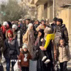 Người dân sơ tán tránh xung đột tại thành phố Aleppo, Syria, ngày 7/1/2026. (Ảnh: THX/TTXVN)