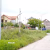 Tuyến đường nội khu và hệ thống thoát nước chưa hoàn thiện, tiềm ẩn nguy cơ mất an toàn cho người dân trong mùa mưa. (Ảnh: Thanh Thủy/TTXVN)