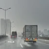 Hà Nội chiều tối có mưa rào và dông. (Ảnh: Nguyễn Thắng/TTXVN)
