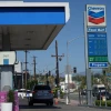 Một trạm xăng tại California, Mỹ. (Ảnh: THX/TTXVN)