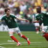 Julian Quinones (số 16) đi vào lịch sử World Cup. (Ảnh: THX/TTXVN)
