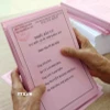 Phiếu bầu cử đã được tổ bầu cử phường Ngọc Hà chuẩn bị sẵn sàng cho Ngày hội lớn của đất nước. (Ảnh: Phạm Kiên/TTXVN)