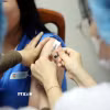 Tiêm vaccine phòng virus HPV. (Ảnh: Trần Lê Lâm/TTXVN)