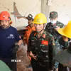Đoàn trao đổi với lực lượng cứu hộ Thổ Nhĩ Kỳ. (Ảnh: TTXVN phát)