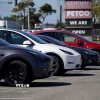 Xe ôtô của Tesla tại bãi đỗ ở San Bruno, California (Mỹ) ngày 3/4/2024. (Ảnh: THX/TTXVN)