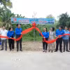Khánh thành công trình đường bêtông nông thôn do Đoàn thanh niên TTXVN và Ngân hàng Vietcombank tài trợ. (Ảnh: Tiến Vĩnh/TTXVN)