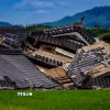 Những ngôi nhà bị hư hại sau trận động đất tại Kumamoto, Nhật Bản. (Ảnh: THX/TTXVN phát)