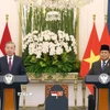 Tổng Bí thư Tô Lâm và Tổng thống Cộng hòa Indonesia, Chủ tịch Đảng Phong trào Indonesia vĩ đại (Gerindra) Prabowo Subianto phát biểu với báo chí. (Ảnh: Thống Nhất/TTXVN)
