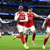 Arsenal giành chiến thắng tưng bừng ngày trên sân Tottenham.