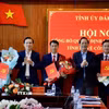 Lãnh đạo tỉnh Đắk Nông trao các quyết định điều động, bổ nhiệm cán bộ, lãnh đạo. (Ảnh: TTXVN phát)