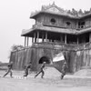 Tỉnh Thừa Thiên-Huế (nay là Thành phố Huế) hoàn toàn giải phóng. (Ảnh: TTXVN)