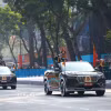 Xe Chỉ huy, xe Tổ Quân kỳ toàn quân diễu qua Lễ đài. (Ảnh: TTXVN)