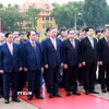 Đoàn đại biểu lãnh đạo, nguyên lãnh đạo Đảng, Nhà nước do Tổng Bí thư, Chủ tịch nước Tô Lâm dẫn đầu thành kính tưởng niệm Chủ tịch Hồ Chí Minh. (Ảnh: Tuấn Anh/TTXVN)