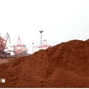 Đất hiếm được đưa đi xuất khẩu tại Liên Vân Cảng ở tỉnh Giang Tô, Trung Quốc. (Ảnh: AFP/TTXVN)