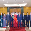 Thường trực Ban Bí thư Trần Cẩm Tú, Thủ tướng Phạm Minh Chính cùng các đồng chí lãnh đạo Đảng, Nhà nước chụp ảnh chung với Ban lãnh đạo Thông tấn xã Việt Nam. (Ảnh: Phương Hoa/TTXVN)