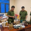 Số lượng lớn mỹ phẩm giả do Nguyễn Thị Dung làm chủ bị cơ quan công an thu giữ phục vụ công tác điều tra. (Ảnh: Cơ quan công an cung cấp)