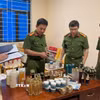 Số lượng lớn mỹ phẩm giả do Nguyễn Thị Dung làm chủ bị cơ quan công an thu giữ phục vụ công tác điều tra. (Ảnh: Cơ quan công an cung cấp)