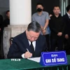 Xúc động những dòng ghi sổ tang viếng nguyên Chủ tịch nước Trần Đức Lương