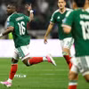 Niềm vui của các cầu thủ Mexico. (Ảnh: AFP/TTXVN)