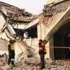 Ngôi nhà bị phá hủy sau cuộc tấn công bằng tên lửa tại thị trấn Muridke, gần Lahore, Pakistan. (Ảnh: THX/TTXVN)