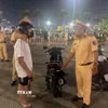 Nhiều trường hợp thanh thiếu niên điều khiển môtô không có Biển kiểm soát, không có giấy tờ hợp lệ. (Ảnh: TTXVN phát)